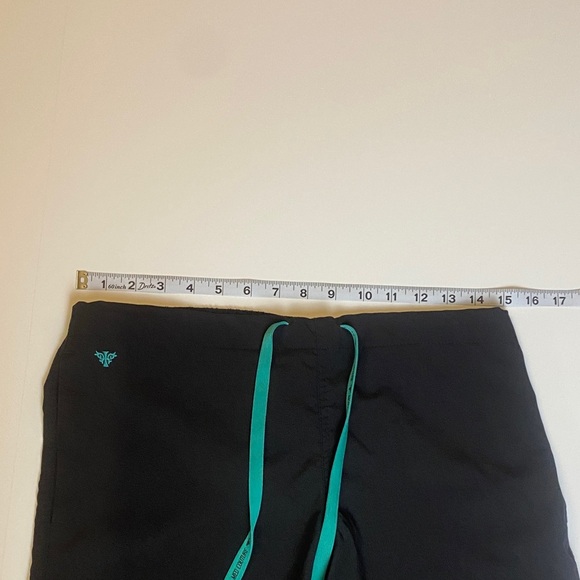 Med Couture black 3 pocket scrub pants - Picture 4 of 8